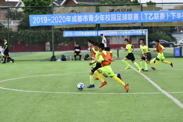 体育报：巴萨希望15天内与耐克签10年10亿欧合同